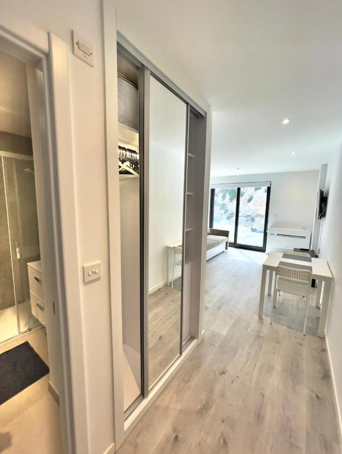Holiday Studio Apartment Near The Beach And City Centre ยิบรอลตาร์ ภายนอก รูปภาพ