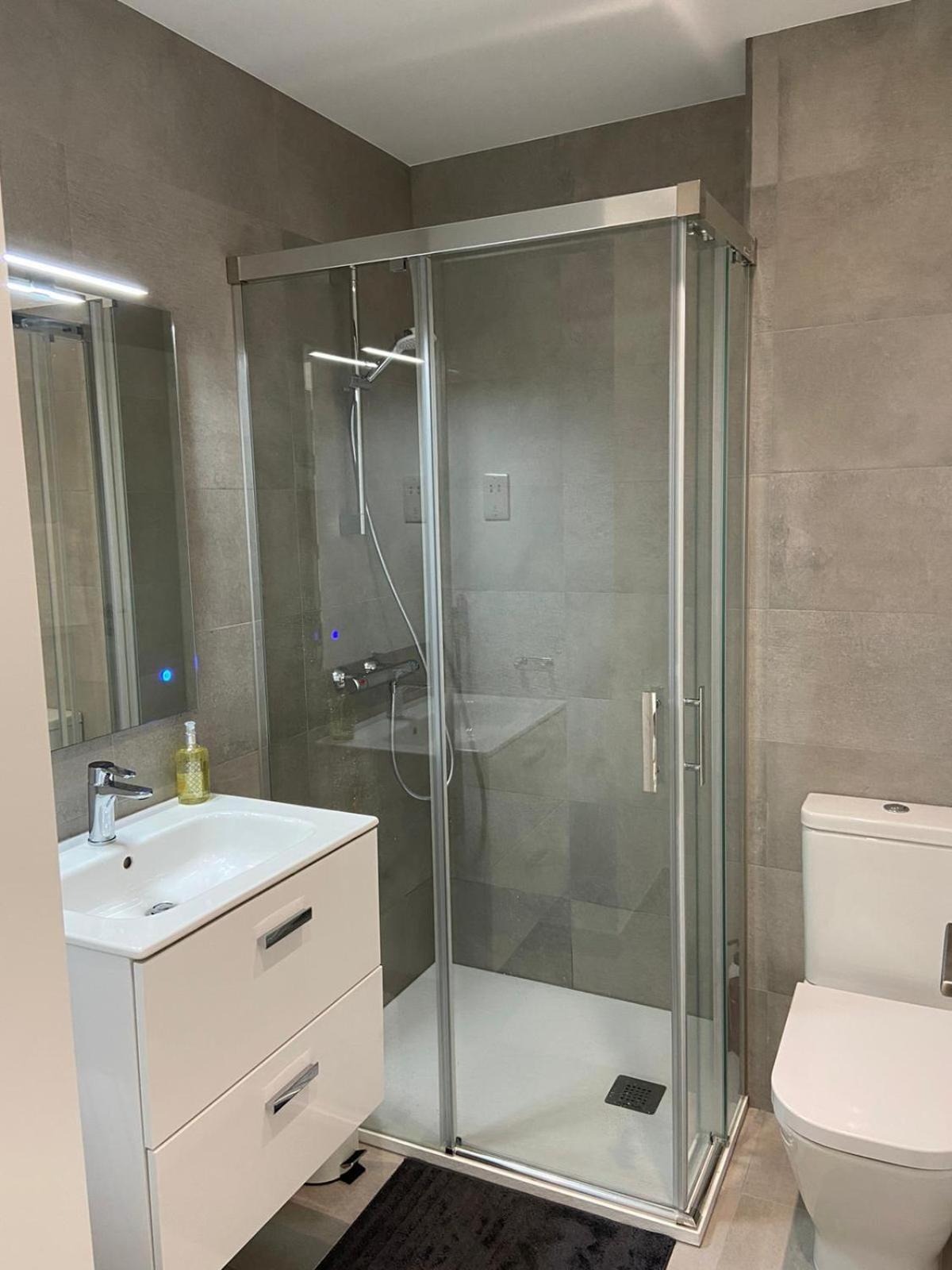 Holiday Studio Apartment Near The Beach And City Centre ยิบรอลตาร์ ห้อง รูปภาพ